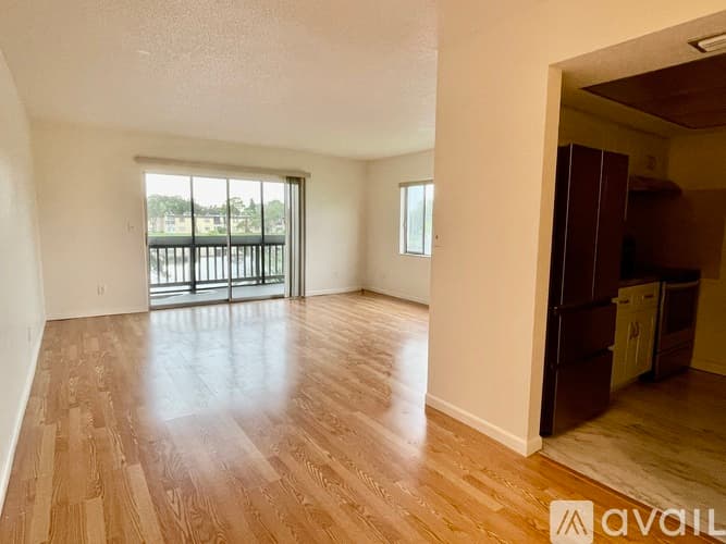 Clearwater Apartment: 811 N Keene Rd