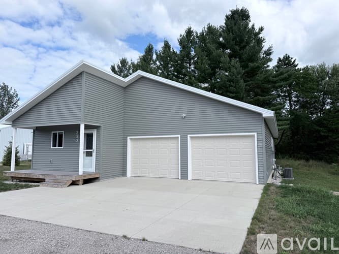 Boyne City House: 230 Ridge St