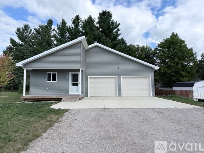 Boyne City House: 230 Ridge St