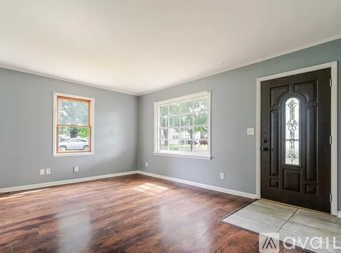 Bloomington House: 307 Meadows Ave