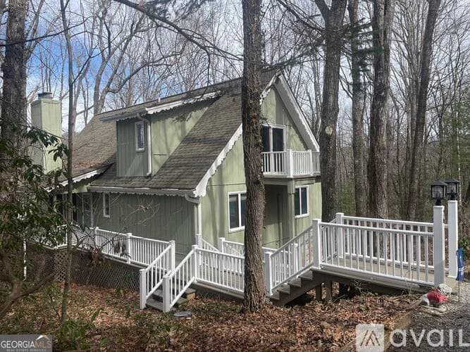 Dillard House: 26 Buttermilk Cir