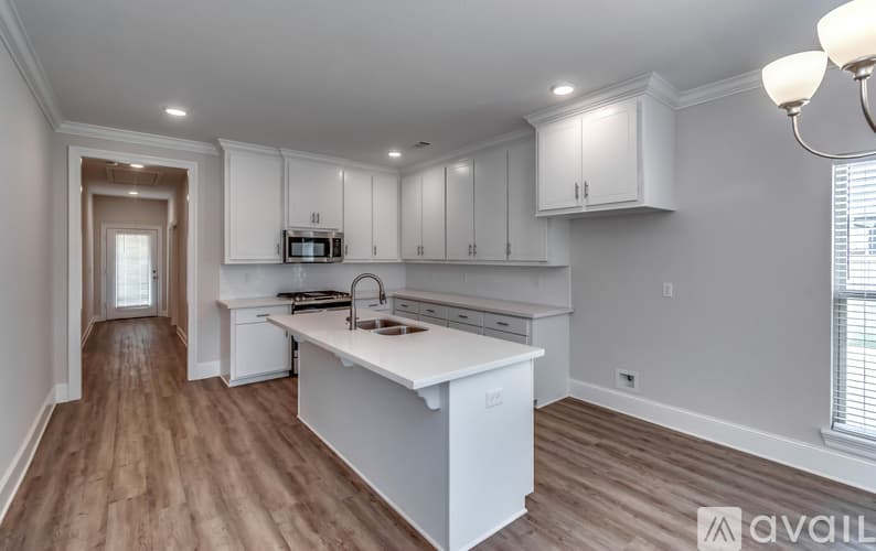 Brandon House: 867 Long Leaf Circle