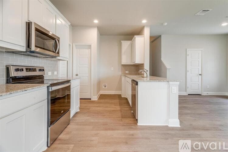 Mansfield House: 803 Homeplace Cir