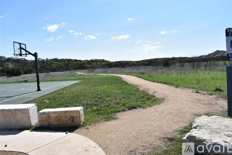 Leander House: 233 Eagle Owl Loop
