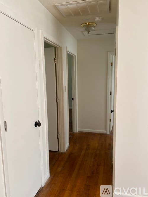Williamsburg House: 119 Drew Rd