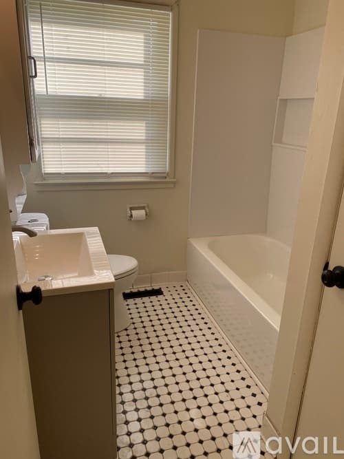 Williamsburg House: 119 Drew Rd