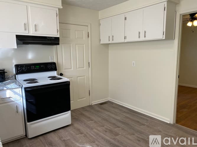 Williamsburg House: 119 Drew Rd