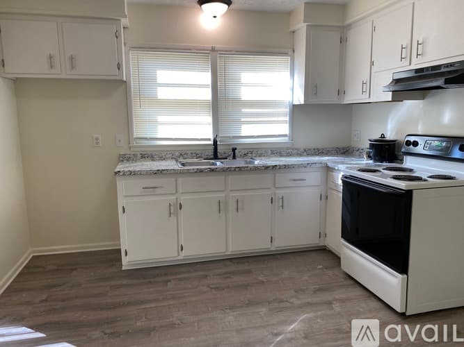 Williamsburg House: 119 Drew Rd
