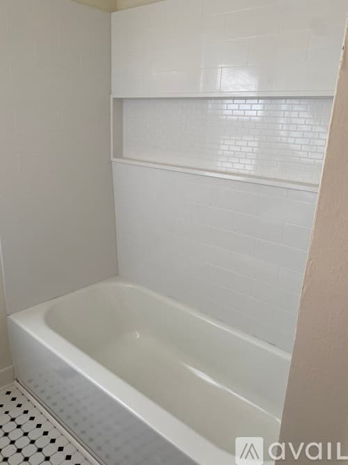 Williamsburg House: 119 Drew Rd
