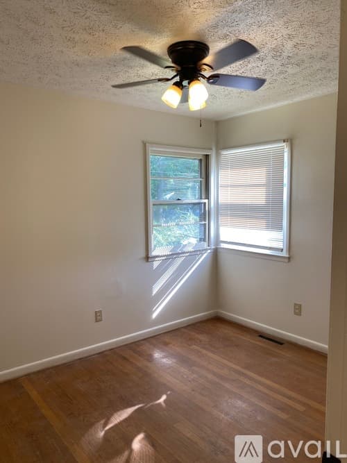 Williamsburg House: 119 Drew Rd