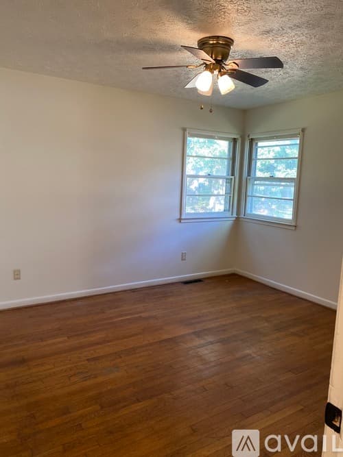 Williamsburg House: 119 Drew Rd