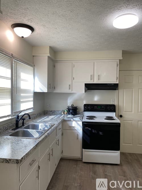 Williamsburg House: 119 Drew Rd