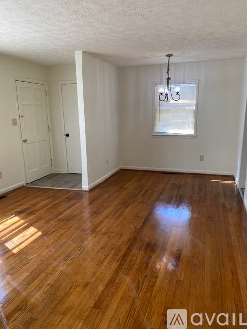 Williamsburg House: 119 Drew Rd