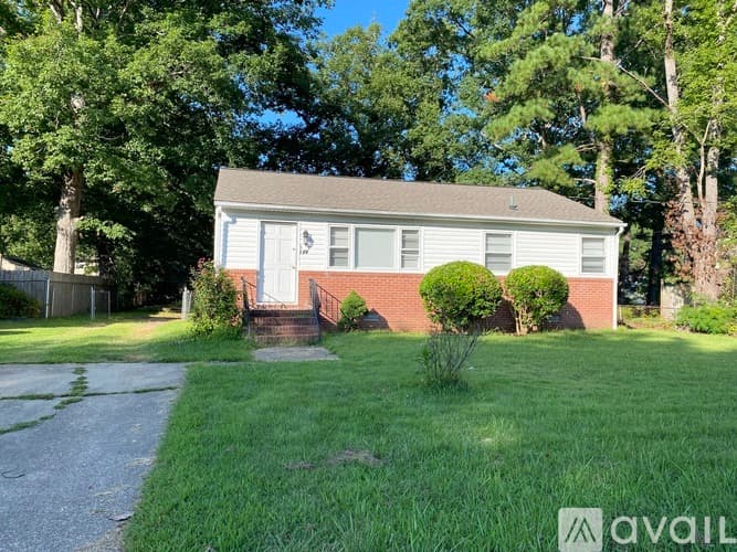 Williamsburg House: 119 Drew Rd