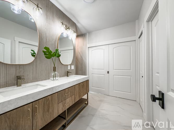 Cincinnati House: 2369 Park Ave