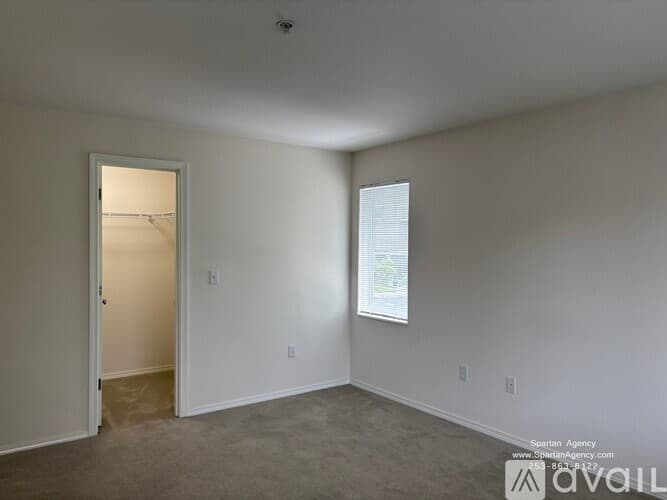Auburn Condo: 1039 61st St SE