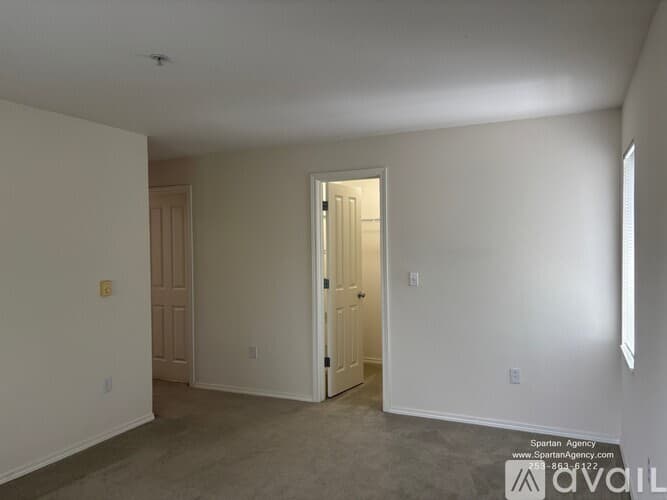 Auburn Condo: 1039 61st St SE