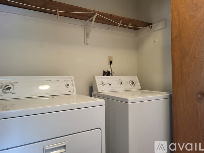 Simsbury Condo: 107 Hilltop Drive
