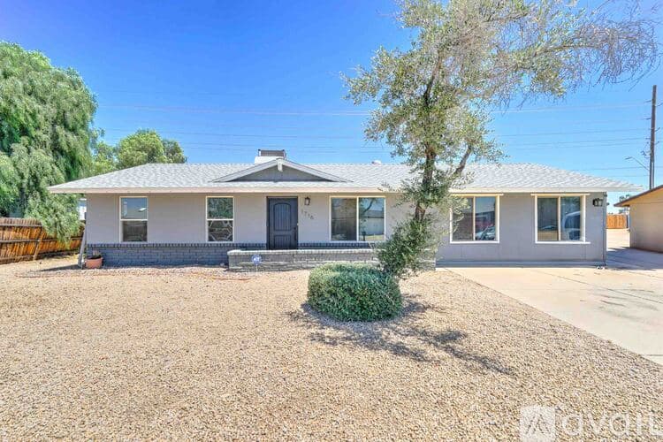 Phoenix House: 1716 West Villa Theresa Drive