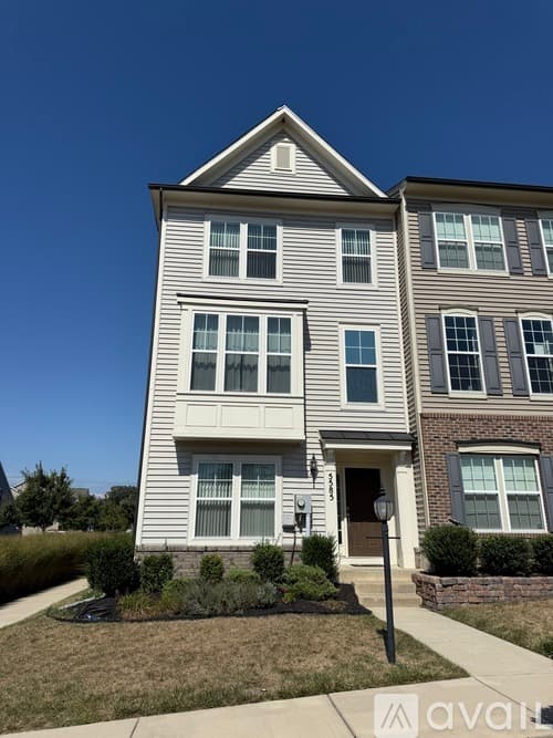 Frederick Townhome: 5585 Peregrine Way