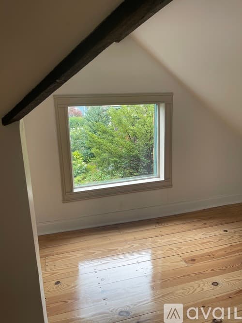 Adams House: 6 East St