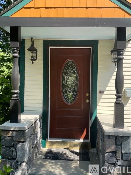 Adams House: 6 East St