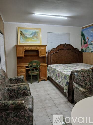 Coconut Creek House: 4000 NW 9th Ct