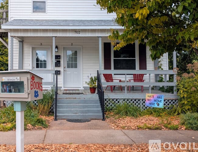Eau Claire Apartment: 702 E Grand Ave