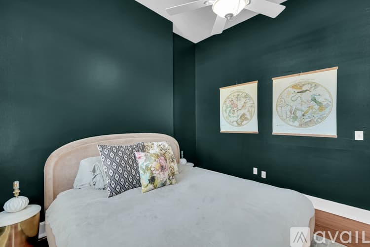 Savannah Apartment: 216 W Park Ave