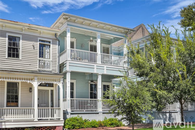 Savannah Apartment: 216 W Park Ave