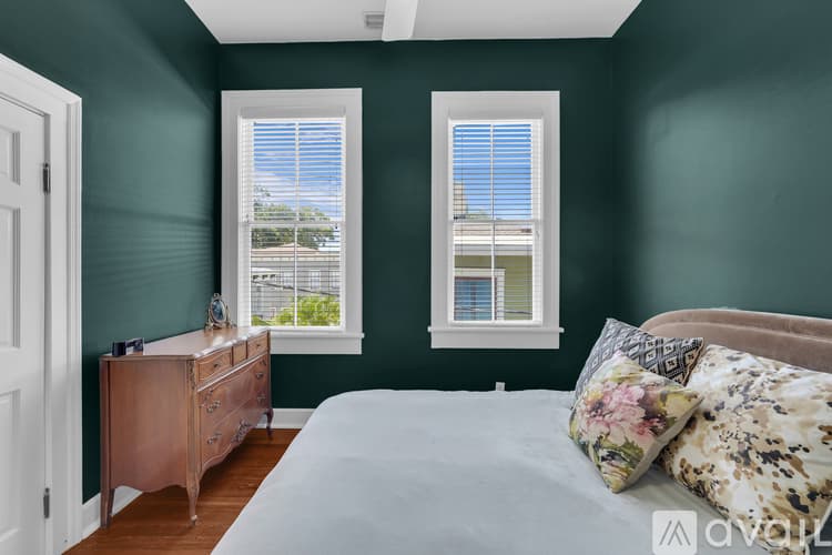Savannah Apartment: 216 W Park Ave