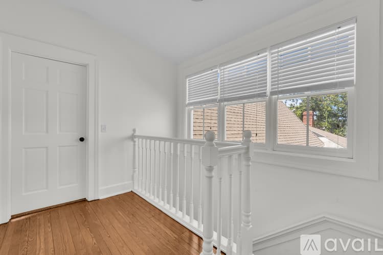 Savannah Apartment: 216 W Park Ave