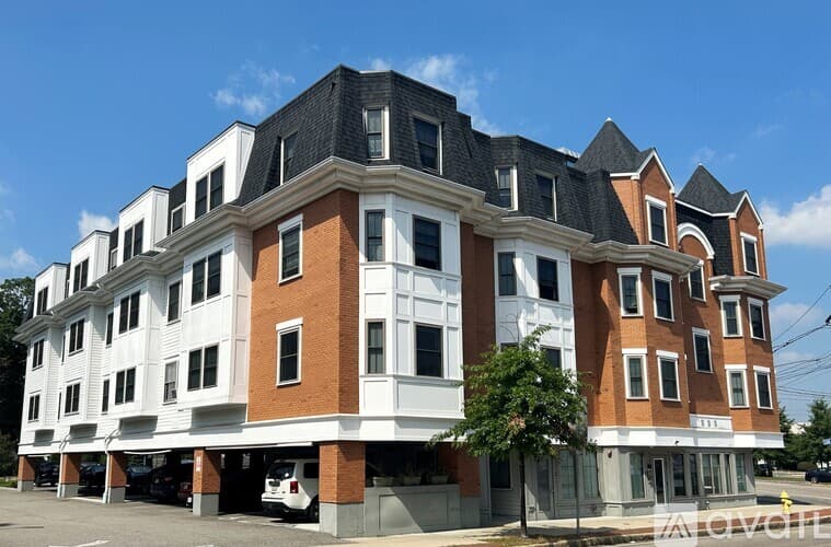 Dedham Apartment: 323 Washington St