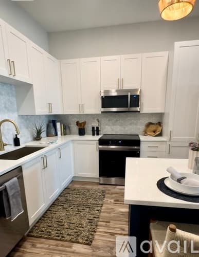 Tampa Townhome: 5125 West Tyson Ave