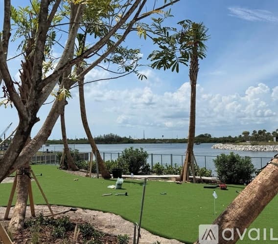 Tampa Townhome: 5125 West Tyson Ave