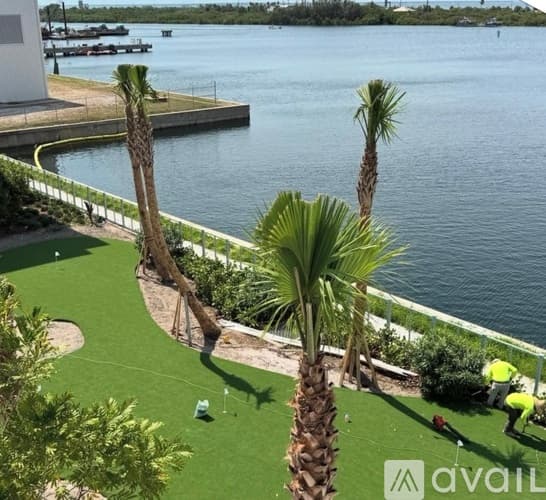 Tampa Townhome: 5125 West Tyson Ave