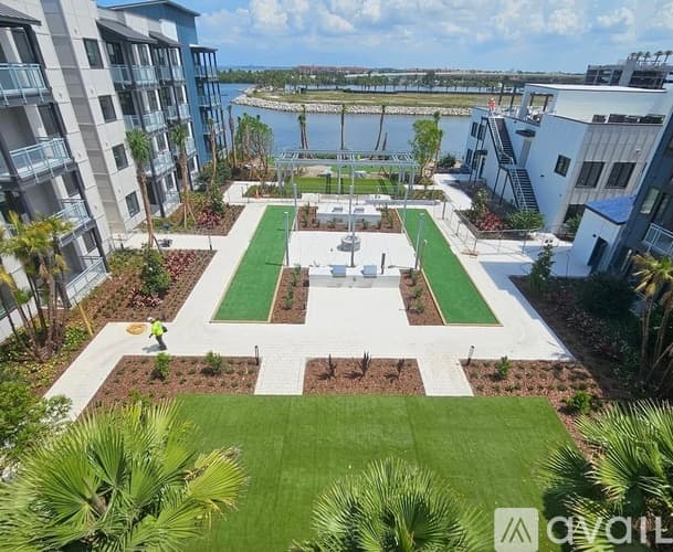 Tampa Townhome: 5125 West Tyson Ave