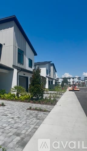 Tampa Townhome: 5125 West Tyson Ave