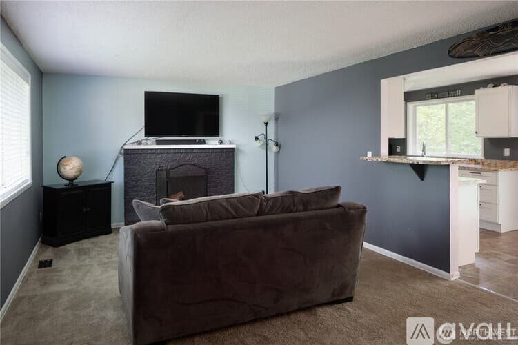 Lake Tapps House: 19105 60th Street East