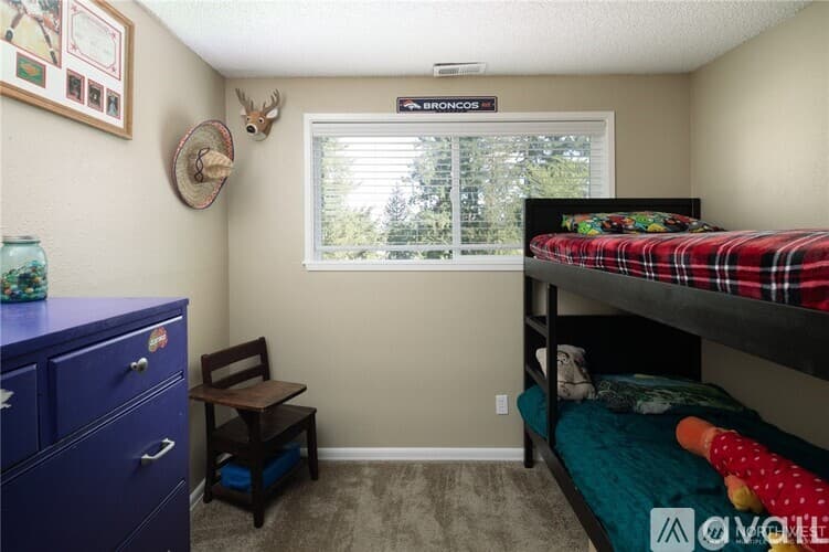 Lake Tapps House: 19105 60th Street East