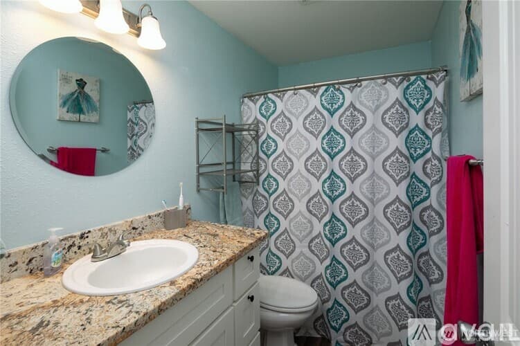 Lake Tapps House: 19105 60th Street East