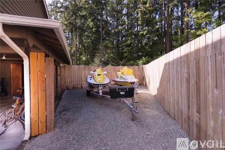 Lake Tapps House: 19105 60th Street East