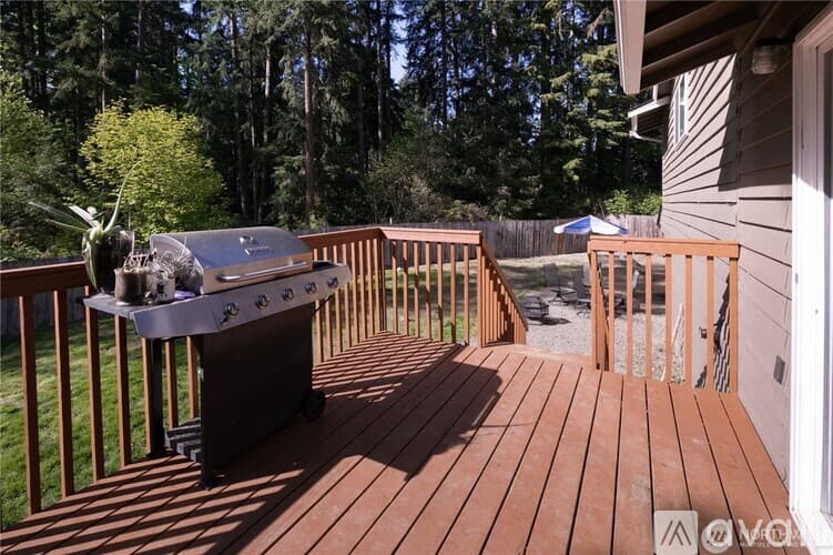 Lake Tapps House: 19105 60th Street East