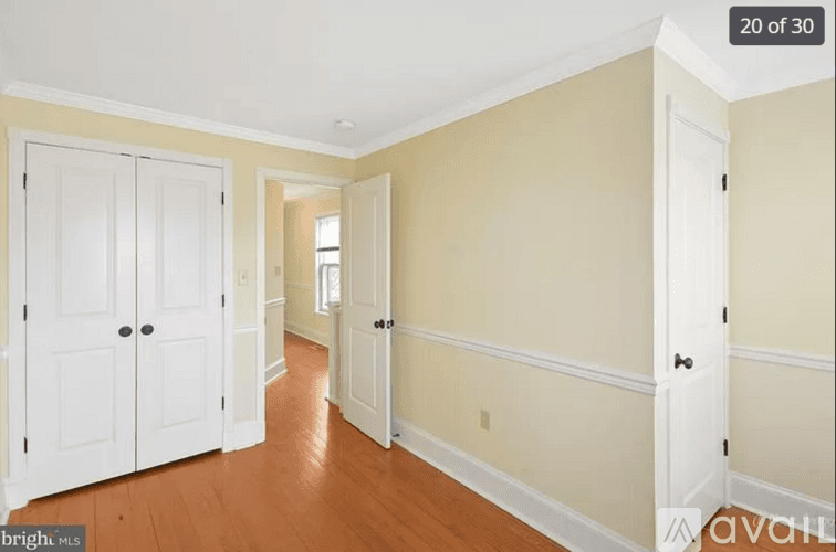 Frederick Townhome: 204 E 7th St