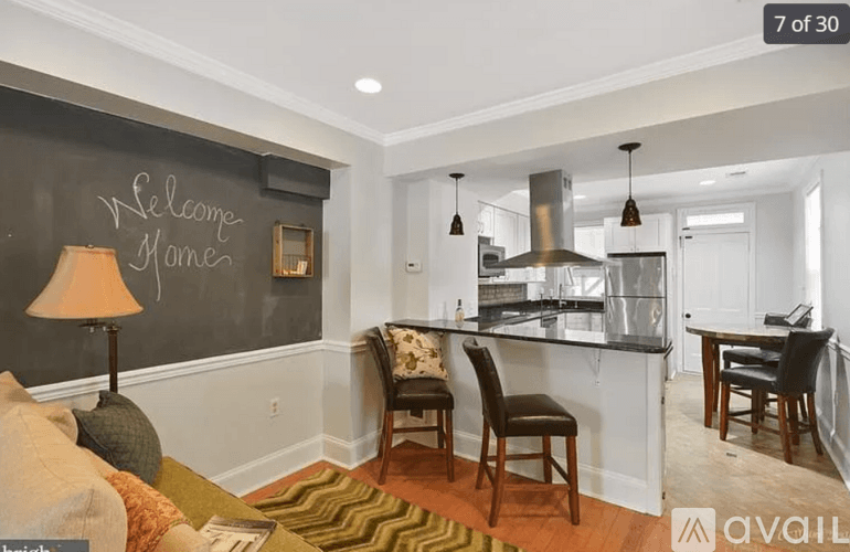 Frederick Townhome: 204 E 7th St