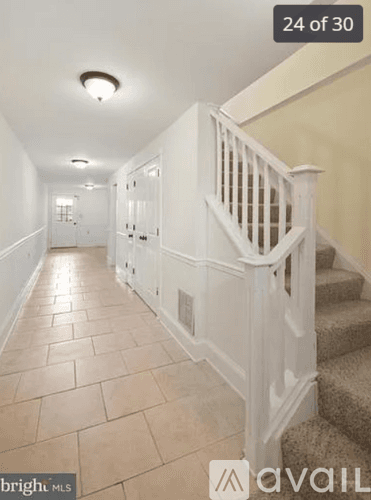 Frederick Townhome: 204 E 7th St