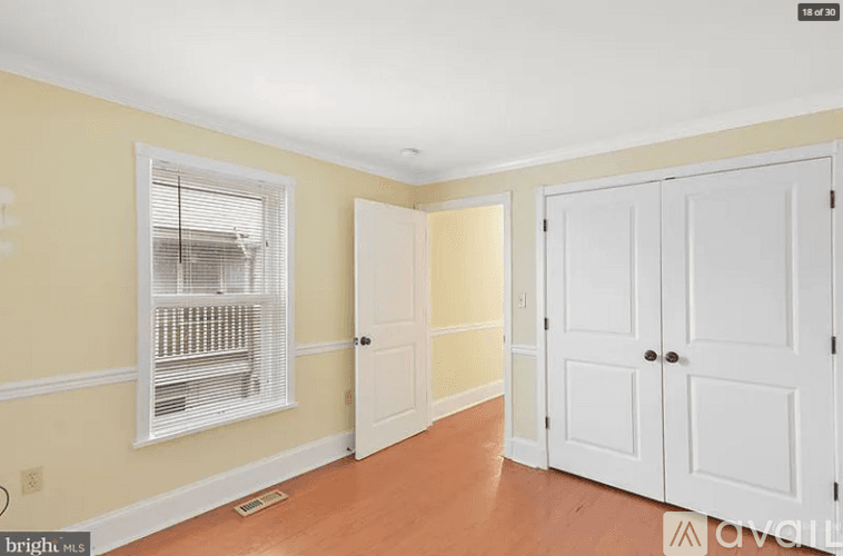 Frederick Townhome: 204 E 7th St