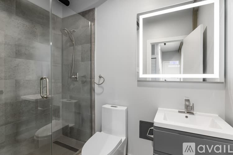 Chicago Apartment: 7645 N Sheridan Rd