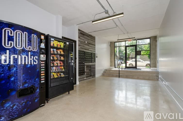 Chicago Apartment: 7645 N Sheridan Rd