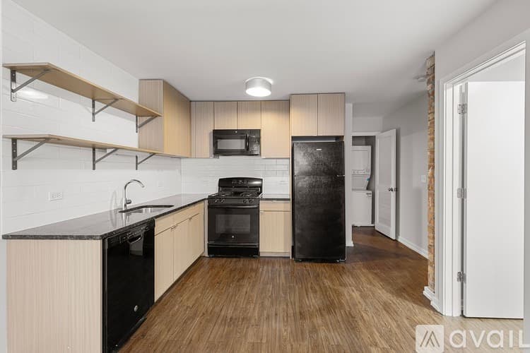 Chicago Apartment: 6134 N Kenmore Ave